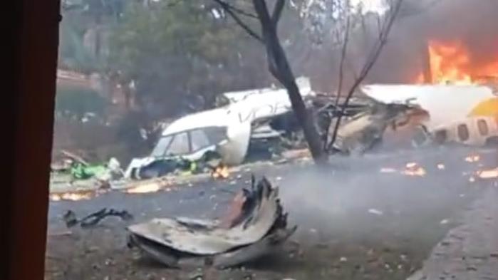  Avião com 62 pessoas cai em Vinhedo, SP