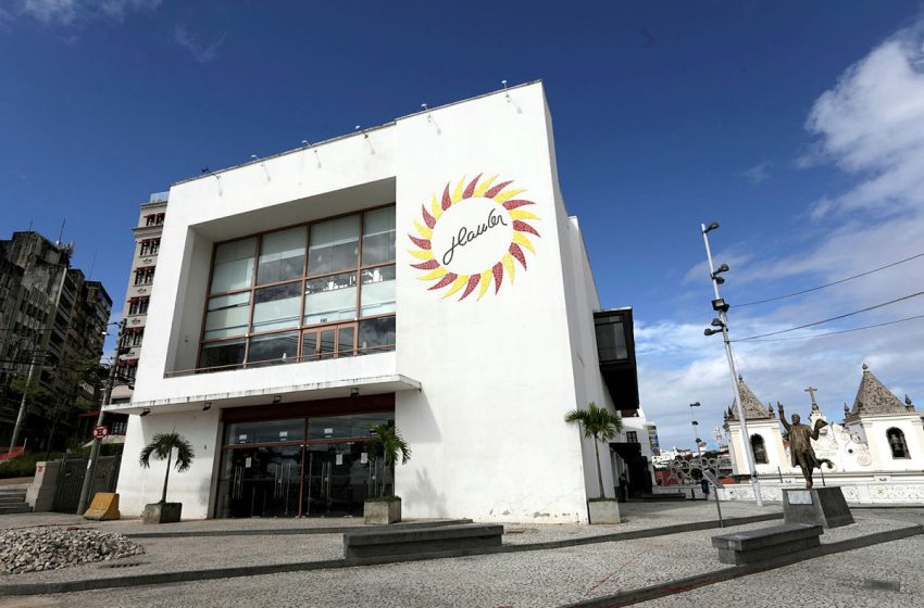  Alunos e professores da rede municipal de Salvador terão acesso gratuito a sessões no Cine Glauber Rocha