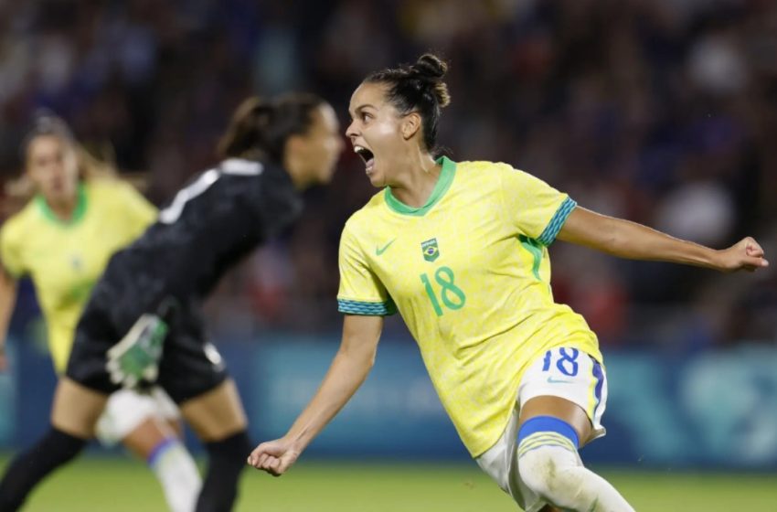  Brasil vence a França e está na semifinal do futebol feminino em Paris