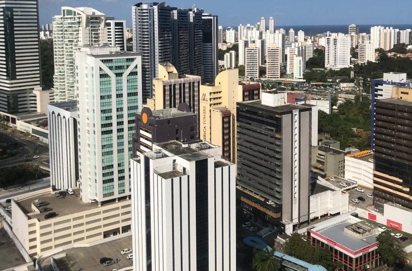  Bairros de Salvador registram falta de energia elétrica nesta segunda-feira