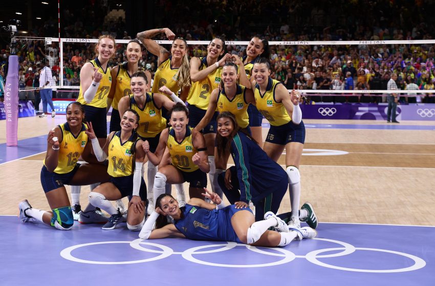  Brasil vence a República Dominicana e avança para a semifinal do vôlei feminino em Paris 2024