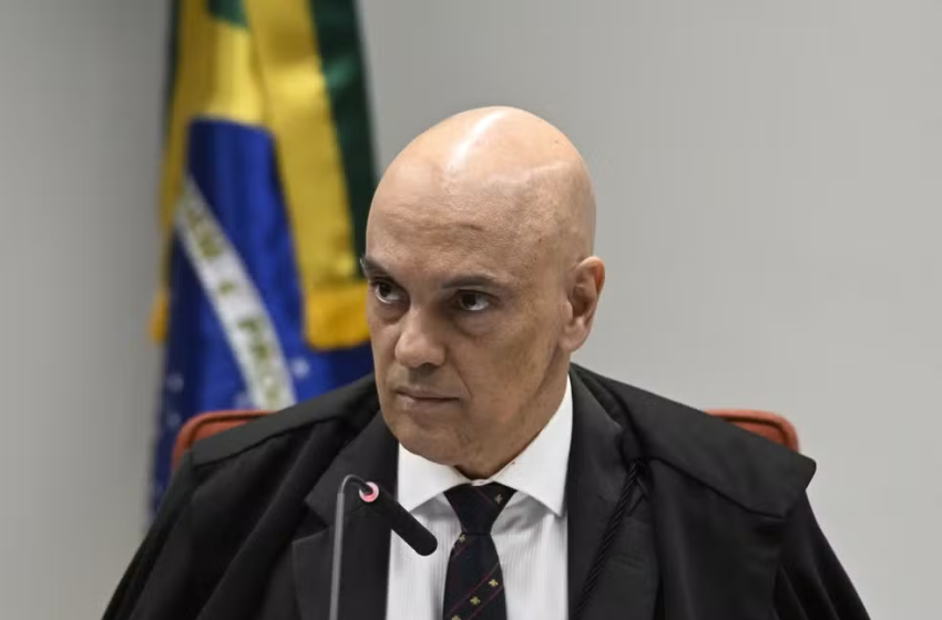  Alexandre de Moraes utilizou TSE de forma irregular para investigar bolsonaristas, diz jornal