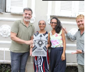  Moradora do Santo Antônio Além do Carmo vence concurso de fachadas decoradas do Dois de Julho