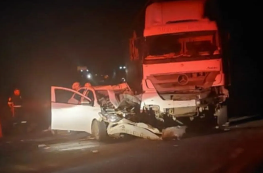  Colisão entre carro e caminhão na BR-101 em Itamaraju deixa uma morta e quatro feridos