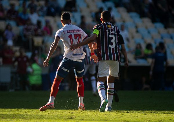  Fluminense vence o Bahia e afasta adversário do G4