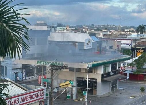  Incêndio atinge restaurante de posto de gasolina em Santo Antônio de Jesus