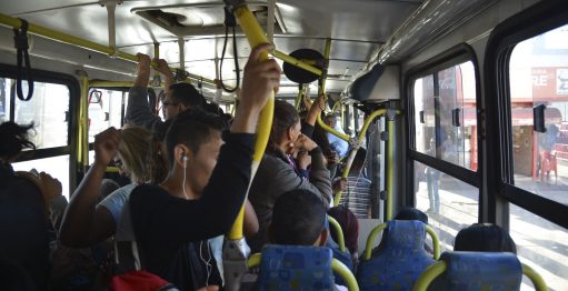  Deputado estadual submete projeto de lei que proíbe motoristas de ônibus acumular funções de cobradores 