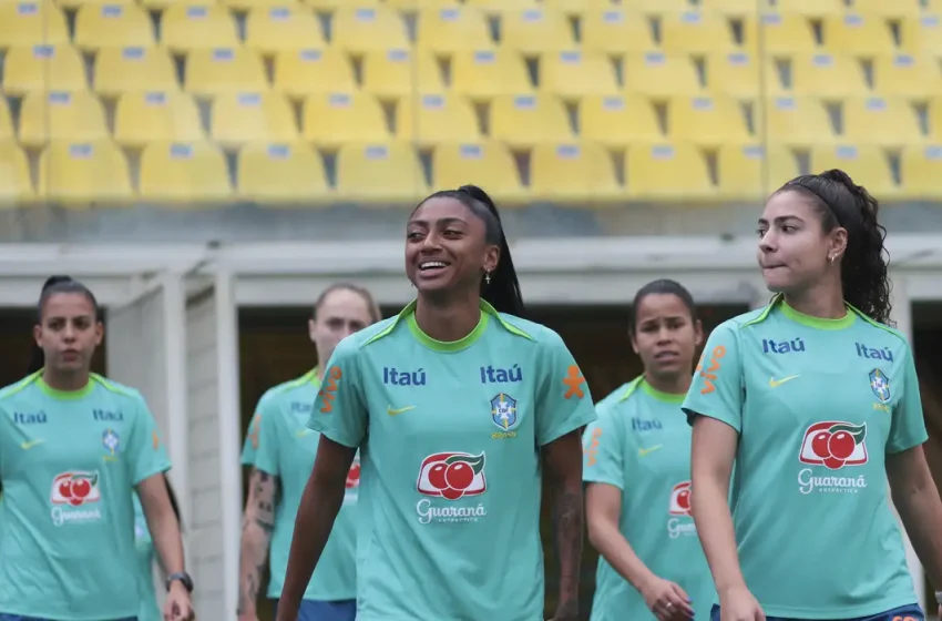  Seleção Brasileira Feminina enfrenta a Colômbia neste sábado (26)