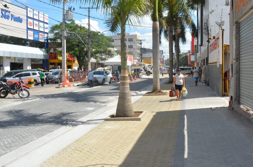  Homem e mulher são baleados no centro comercial de Feira de Santana 