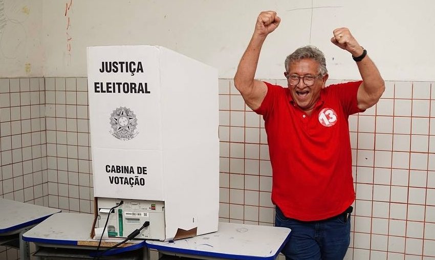  Luiz Caetano (PT) vence o segundo turno em Camaçari