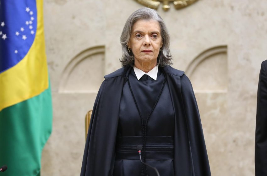  Cármen Lúcia afirma que voto é “uma benção democrática” 