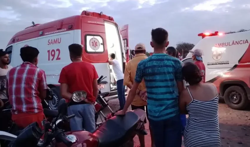  Quatro adolescentes morreram em atentado em colégio na Bahia 