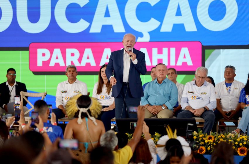  Em Salvador, Lula anuncia expansão do Programa Pé-de-Meia na Bahia