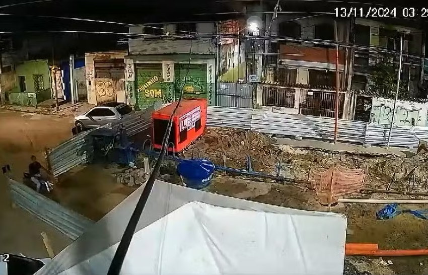  Suspeito de assalto usa canteiro de obras para fugir da polícia em Salvador