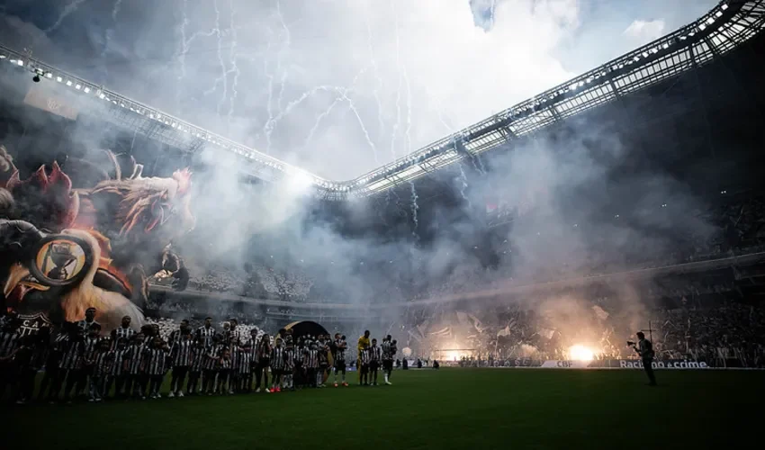  Fotógrafo é bombardeado na final da Copa do Brasil