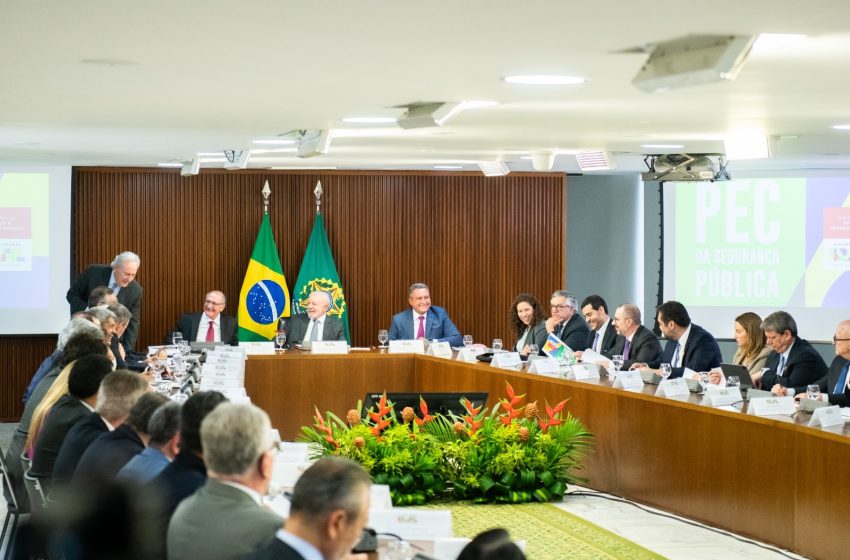  Jerônimo defende “agenda ampla de Segurança Pública” e soma de esforços com o Governo Federal em reunião com Lula