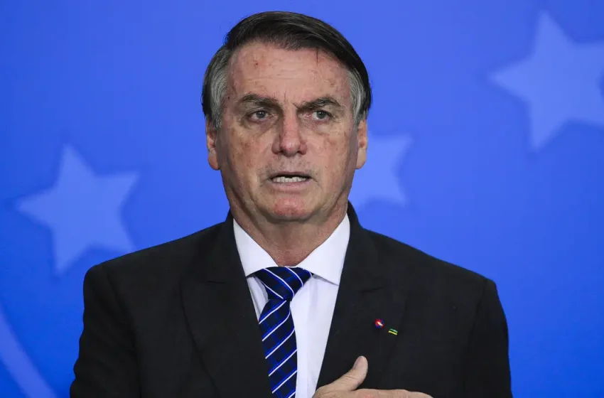  “Repudio todo e qualquer ato de violência”, diz Bolsonaro após ataque ao STF