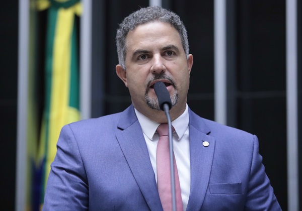  Deputado federal e pai brigam por fazenda em Ribeira do Pombal, na Bahia