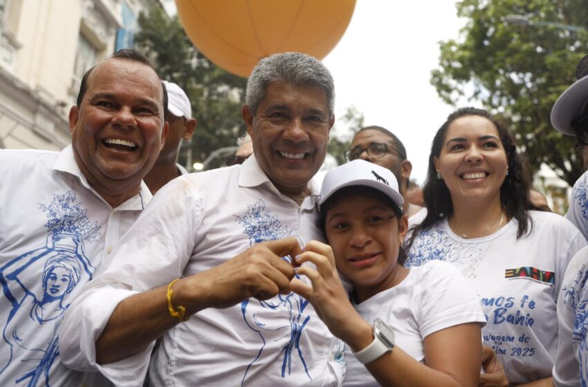  Geraldo Júnior exalta fé e esperança do povo baiano durante cortejo do Bonfim