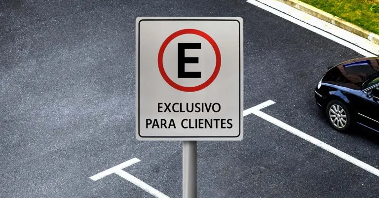  É permitido estacionamento exclusivo para clientes?