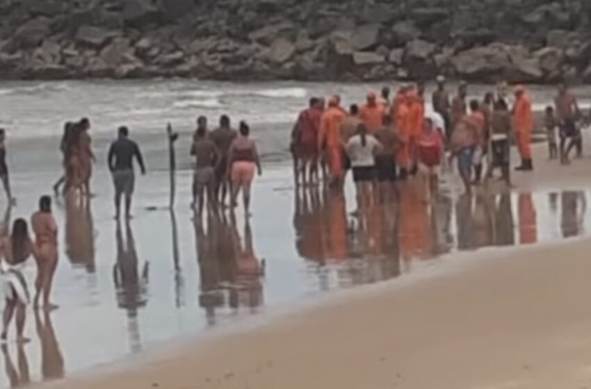  Criança se afoga em praia de Ilhéus e é salva por populares e bombeiros