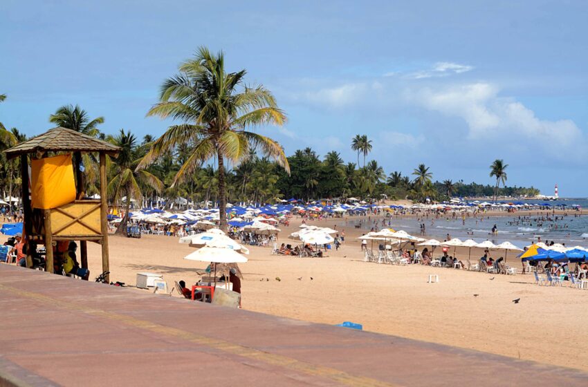  Neste fim de semana, 18 praias de Salvador estão impróprias para banho