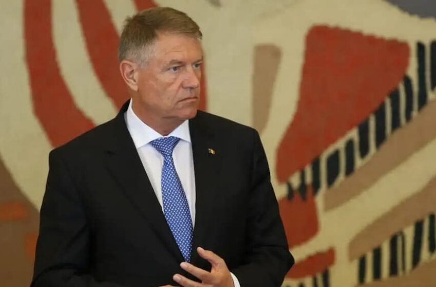  Crise política na Romênia: presidente Klaus Iohannis renuncia para evitar impeachment