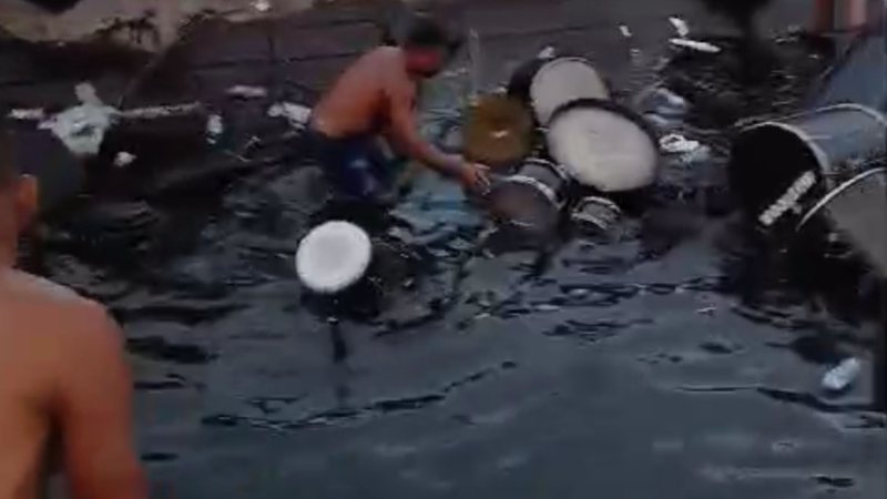 Balsa naufraga na Ribeira